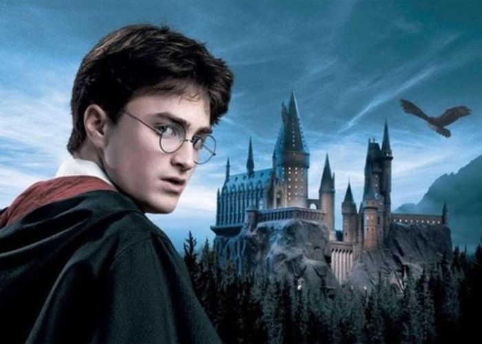 10 Tempat Ikonik Harry Potter yang Wajib Dikunjungi Para Penggemar