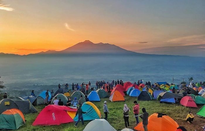 7 Bukit di Jawa Barat yang Cocok untuk Hiking: Indah, Menantang, dan Instagramable!