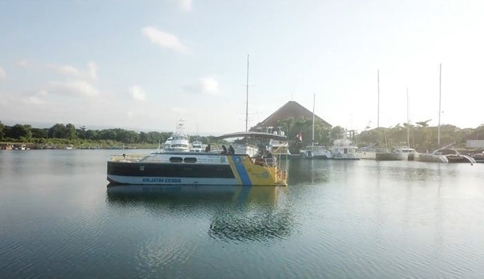 Liburan Seru Keliling Laut Banyuwangi Naik Kapal Listrik Mewah, Cuma Rp 79 Ribu!