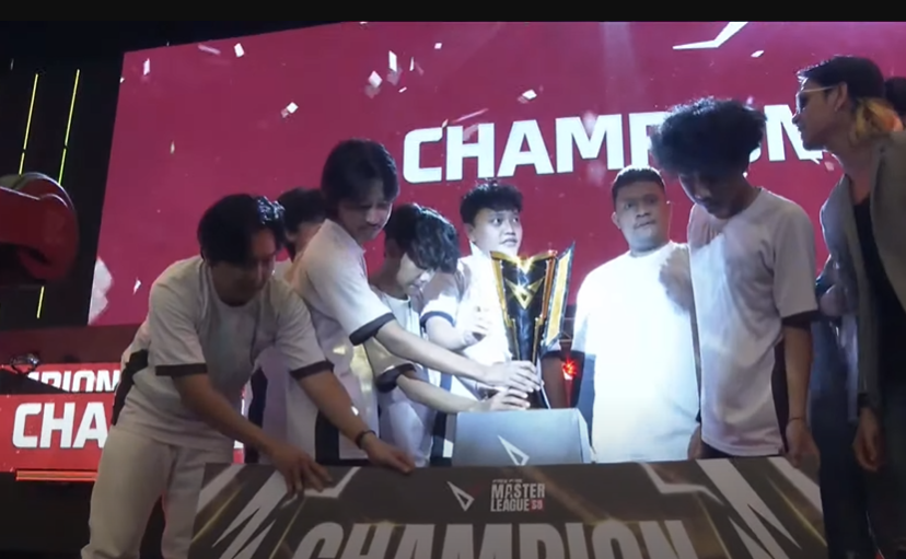 Ganas dengan 2 Kali Booyah! Thorrad Juara FFML Season 8