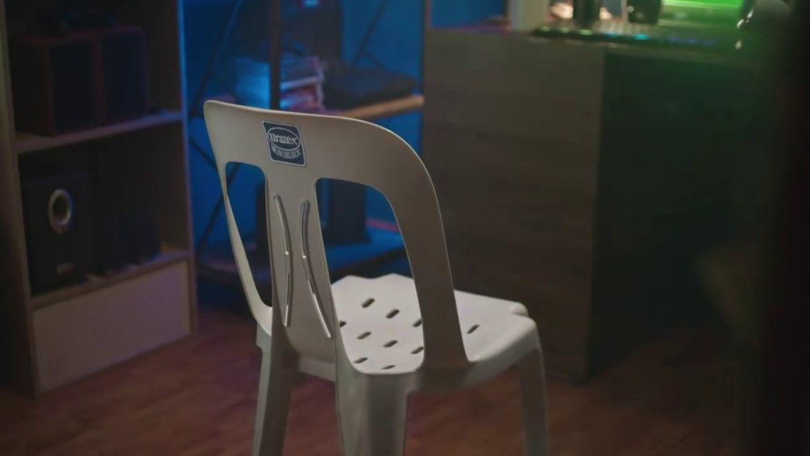 Nyeleneh, Brand Asal Filipina Ini Rilis Kursi Gaming Mirip Kursi di Kondangan