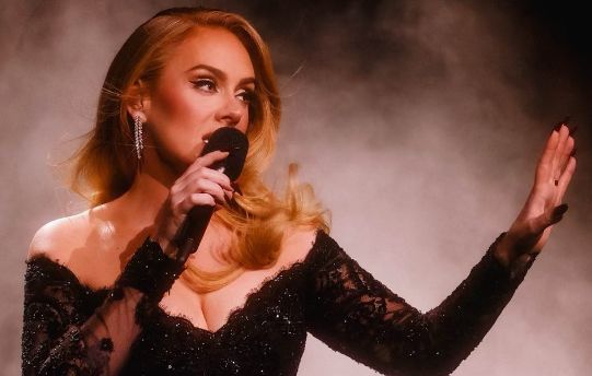 Adele Alami Jock Itch saat Konser di Las Vegas, Gatal di Bagian Selangkangan dan Paha