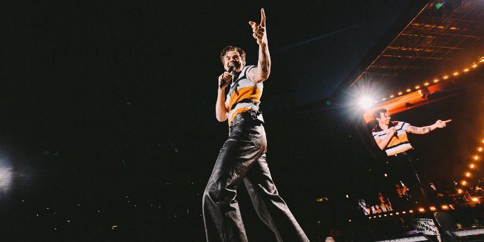 Harry Styles Hentikan Konser Demi Wanita Hamil yang Mau ke Kamar Mandi: Baik Banget!
