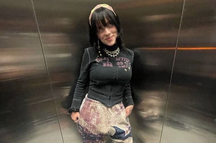 Billie Eilish Akui Sudah Mengalami Insiden Fans Lempar Barang ke Panggung Selama 6 Tahun