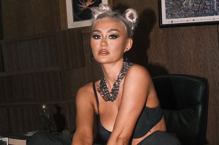 Disebut Nenek-nenek Gaya Hip Hop Sok Inggris, Agnez Mo Gercep Minta Tim IT Lacak Lokasi Haters