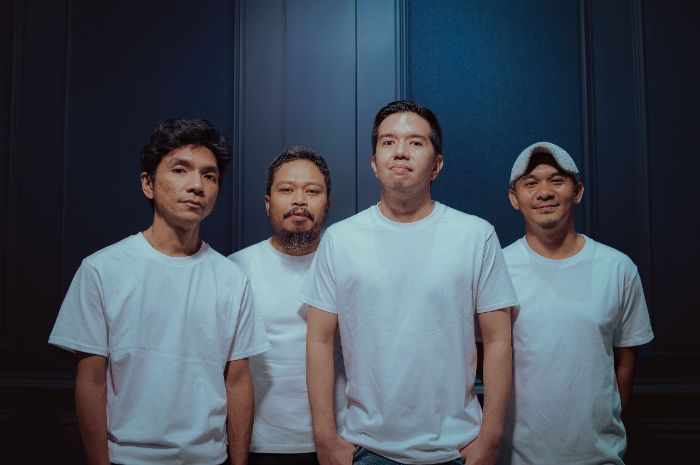 Project Payung Teduh x Is Pusakata 'Parade Hujan