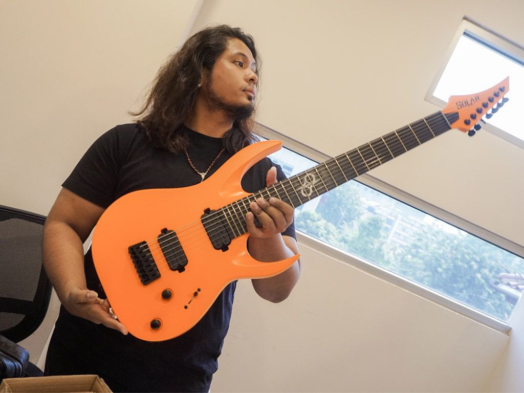 Gitaris Metal Fritz Faraday Jadi Brand Ambassador Solar Guitars: Cocok untuk Tone Musik Djent
