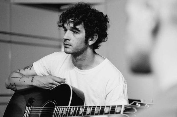 Tampil di Lollapalooza, Matty Healy ‘The 1975’ Ajak Fans untuk Gak Liburan ke Malaysia