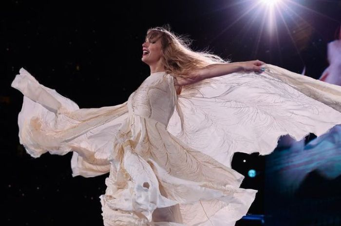 Keren Banget! Taylor Swift Bagi-bagi Bonus Rp1,5 Miliar ke Setiap Supir Truk ‘The Eras Tour’