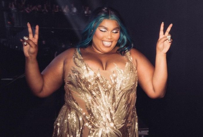 Lizzo Digugat Oleh Penari Latarnya Atas Pelecehan Seksual dan Ciptakan Lingkungan yang Tidak Bersahabat