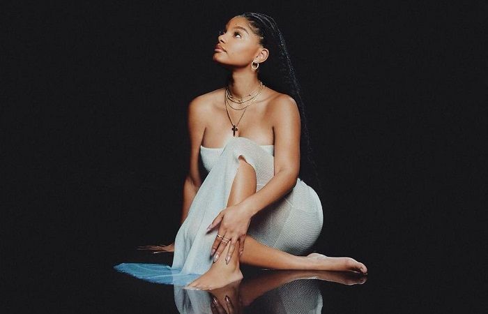 Halle Bailey Si  Ariel di 'The little Mermaid' Live Action, Rilis Debut Solo 'Angel' Hari Ini