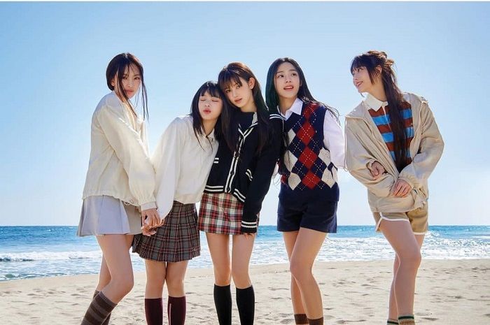 Persiapan Manggung di Lollapalooza, NewJeans Nontonin Pertunjukan Billie Eilish: 