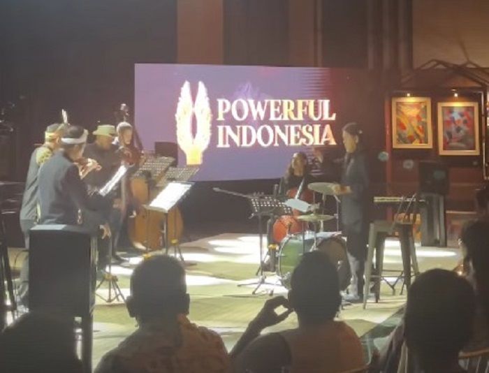 Aksan Sjuman Rayakan Kemerdekaan Penuh Suka Cita, Gelar Konser di Bali yang Menawan