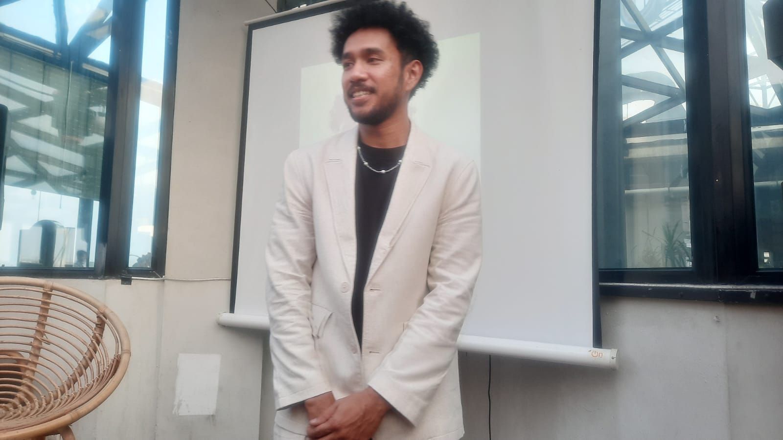 Kagum dengan Lirik Project Pop, Musisi Teddy Adhitya Rilis Album Baru Full Bahasa Indonesia