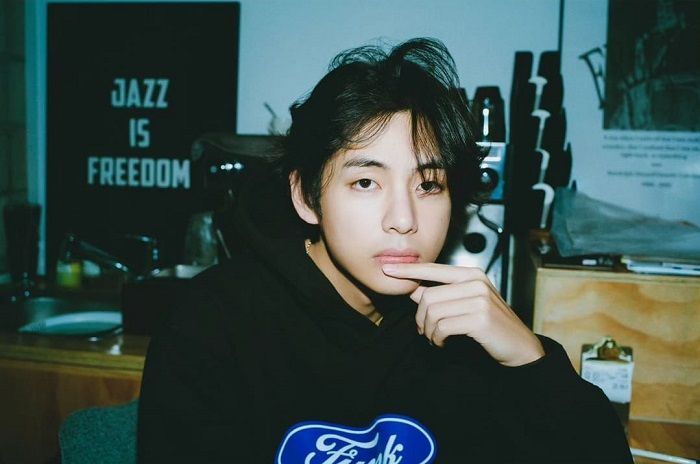 Tiga Lagu Lawas V BTS Telah Rilis di Layanan Streaming, ARMY Jangan Lupa Dengerin Ya!
