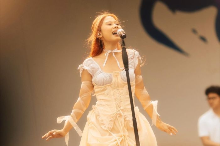 Nadin Amizah Siap Manjakan Pendengar Lewat Album 'Untuk Dunia, Cinta, dan Kotornya'