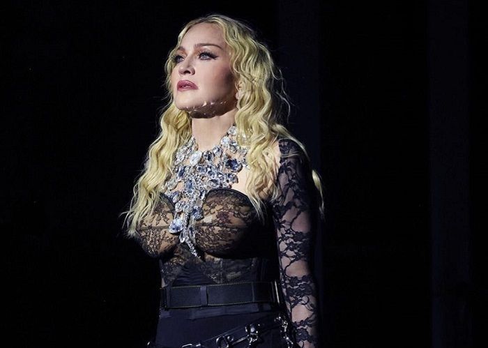 Madonna Berhasil Bertahan dari Infeksi Bakteri yang Ia Alami: Sebuah Keajaiban Aku Bisa Ada di Sini Sekarang