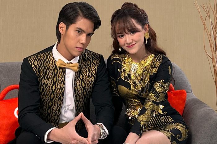Momen El Rumi Duet dengan Happy Asmara Nyanyikan Lagu 