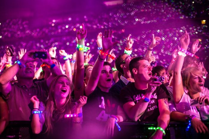 Info Valid! Pengembalian Wristband Konser Coldplay di Jakarta Capai 77 Persen