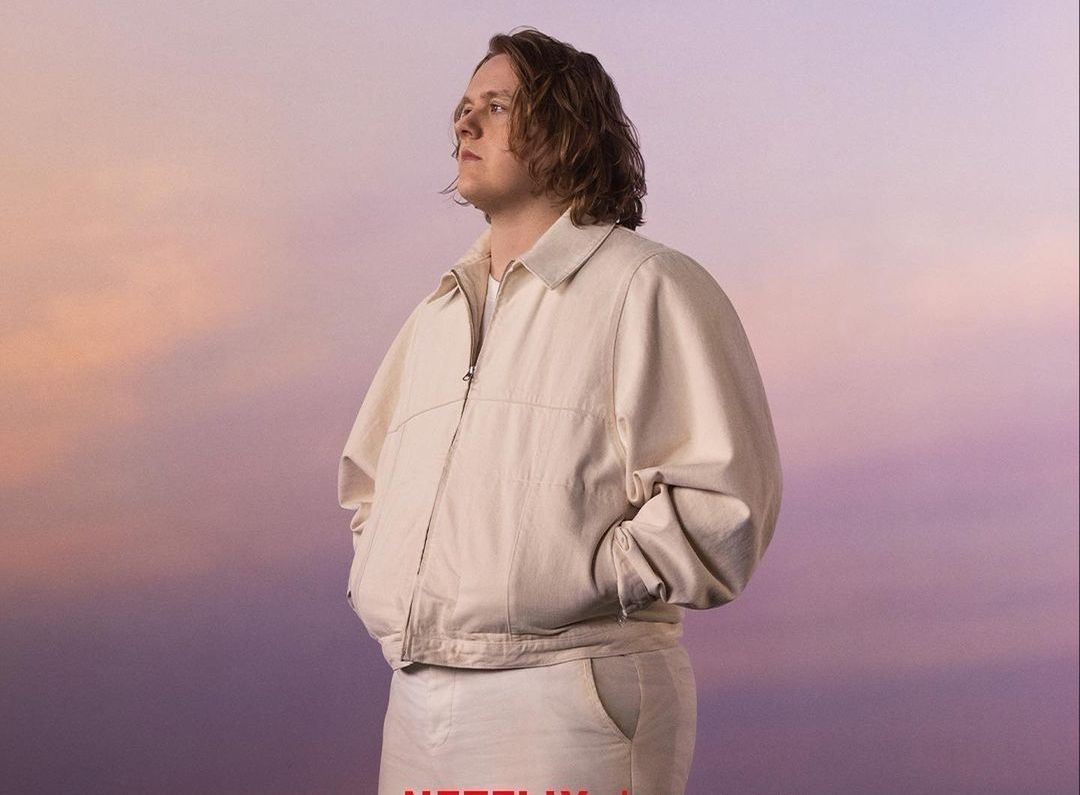 Lewis Capaldi Perpanjang Jeda Tur Usai Kesehatan Membaik, Perbaiki Gejala Sindrom Tourette dan Kecemasan