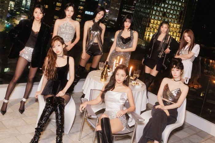 Rayakan Perilisan Album, TWICE Sapa Penggemar Lewat ‘COMEBACK LIVE: Our Golden Live’