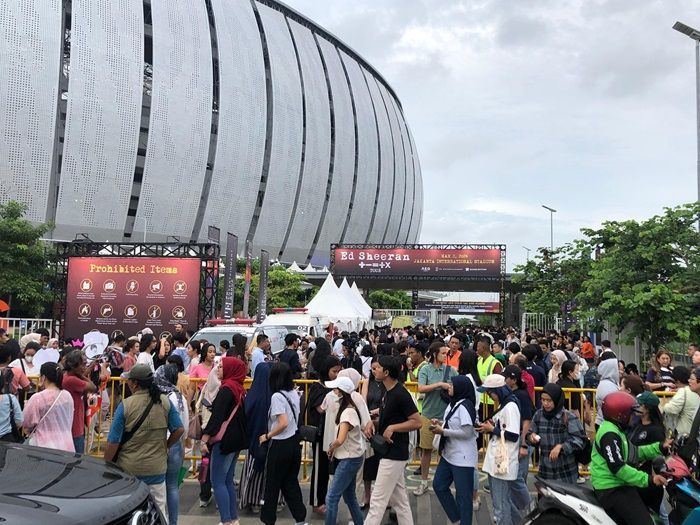Jelang Konser Ed Sheeran, Intip Begini Keramaian JIS Sore Ini