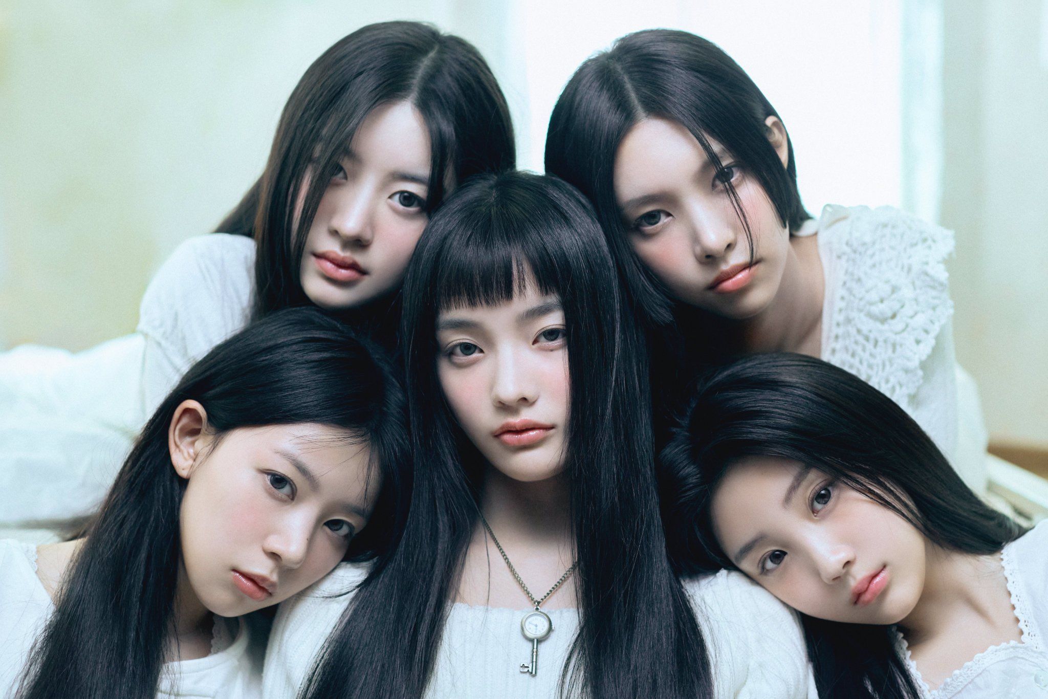 ILLIT Terus Meroket di Chart dan Raih RAK, Bukti Kesuksesan HYBE Labels dalam Debutkan Girl Group