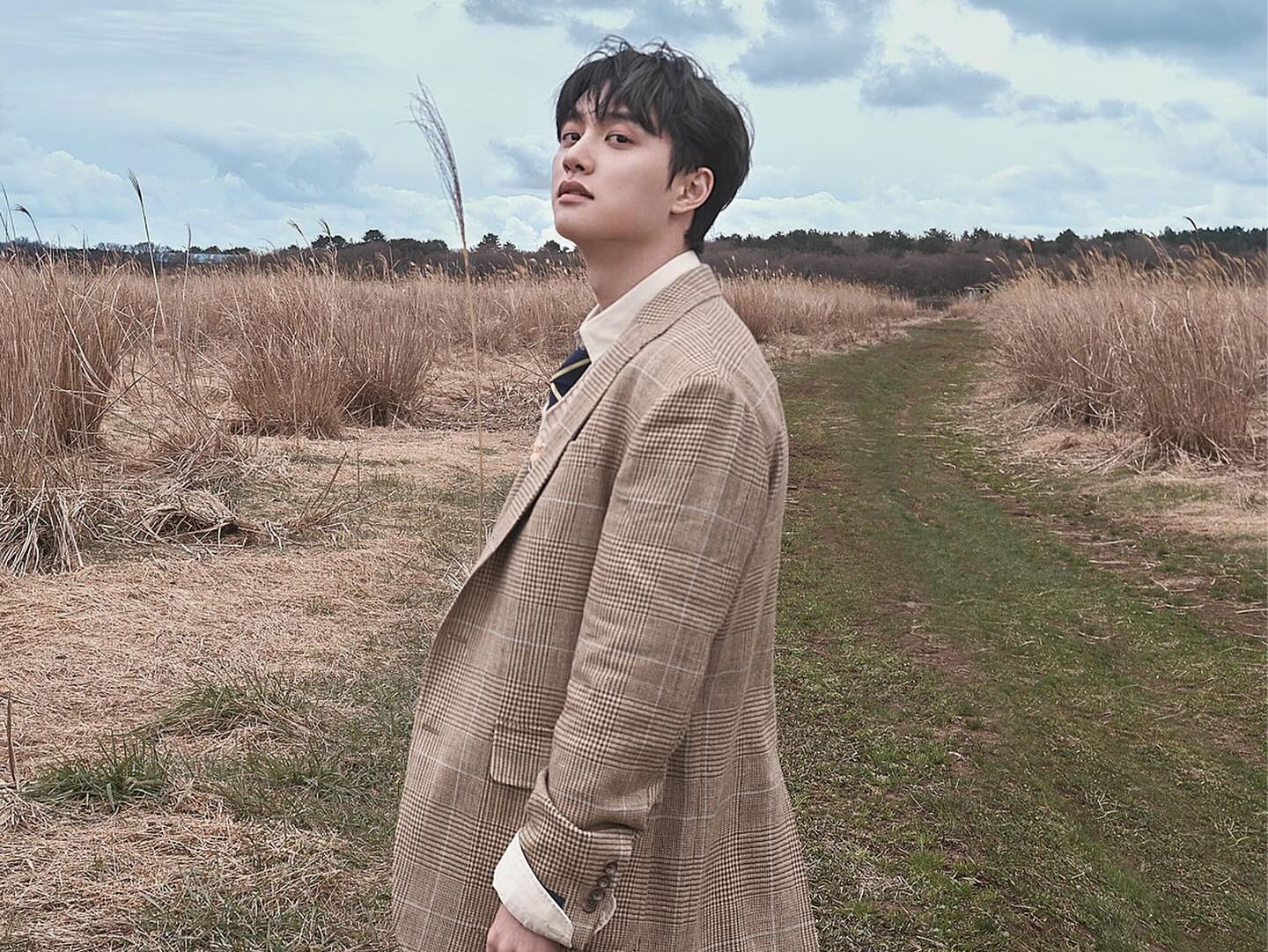 Usung Tema Cinta Beda Planet, D.O EXO Resmi Comeback Solo dengan Rilis MV 