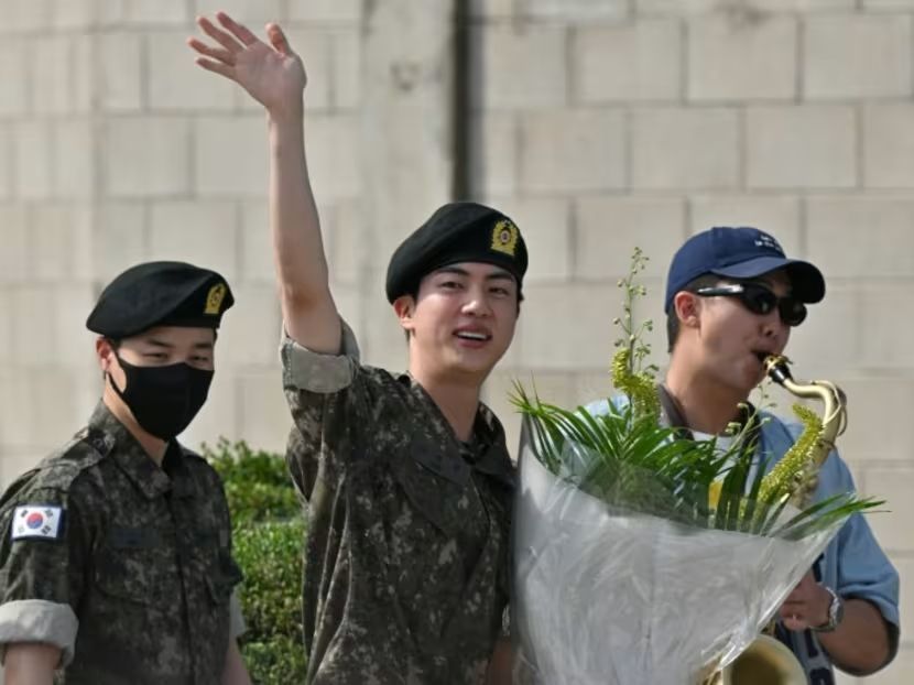 4 Fakta Menarik Jin BTS Selesaikan Wajib Militer di Korea Selatan
