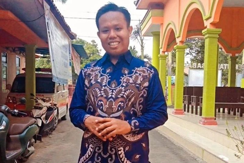 Kenalan dengan Ponidi yang Viral 'Kop Sekop', Ternyata Seorang Perangkat Desa!