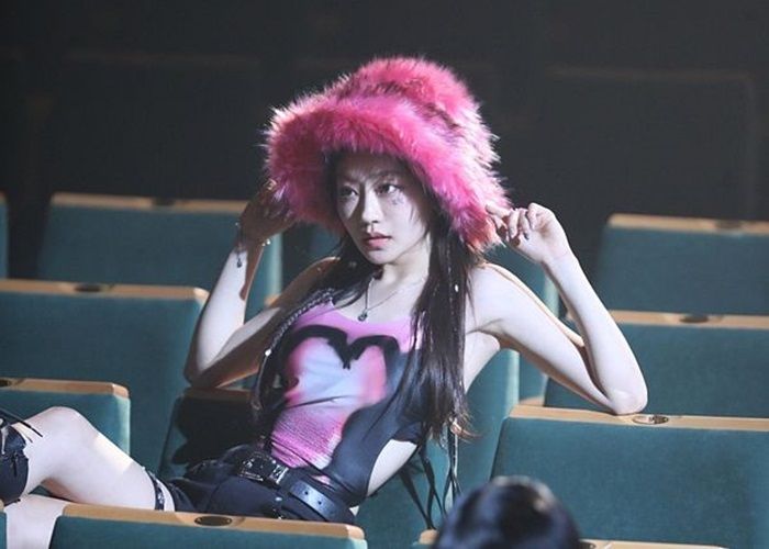 Julie KISS OF LIFE Cedera, Agensi Batalkan Penampilan Grup di Festival “Waterbomb Daejeon”