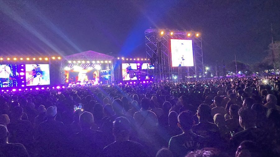 Meski Sempat Didemo, Konser Sheila on 7 Tetap Berjalan Lancar dengan Disaksikan 20 Ribu Penonton!