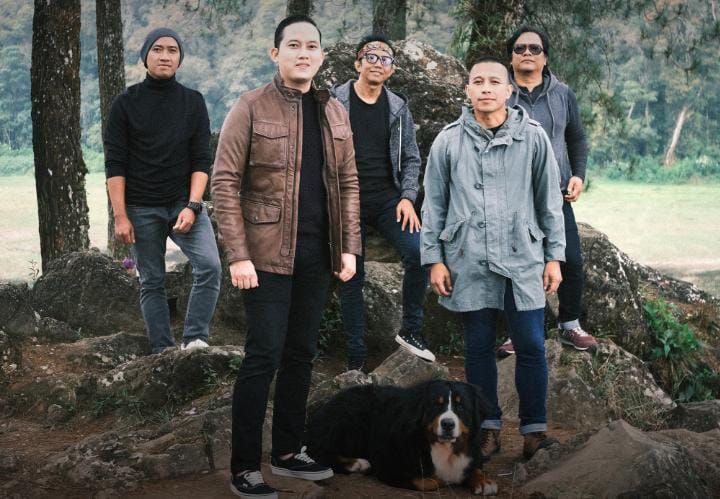 Luncurkan Lagu 'Jika Memang Sudah Waktunya' Bersama The Rain, Ini yang Menginspirasi Rizky Irmansyah