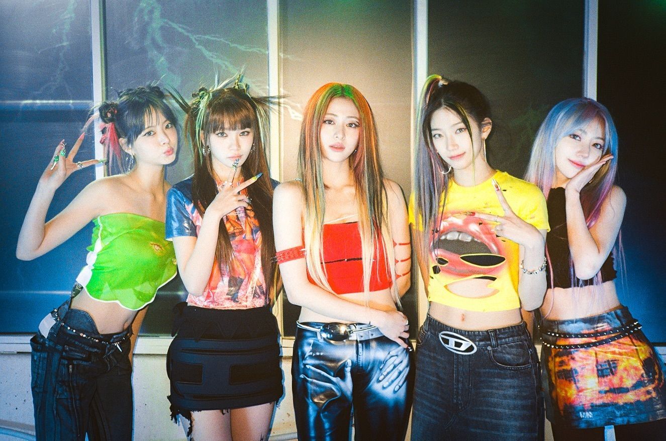 Chart Single Tinggi, Mengapa Penjualan Album 'Crazy' LE SSERAFIM Malah Anjlok di Bawah RIlisan Sebelumnya?
