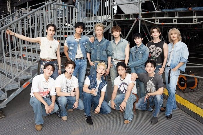 SEVENTEEN Grup K-Pop Pertama yang Tampil di Panggung Akhir Tahun Disney