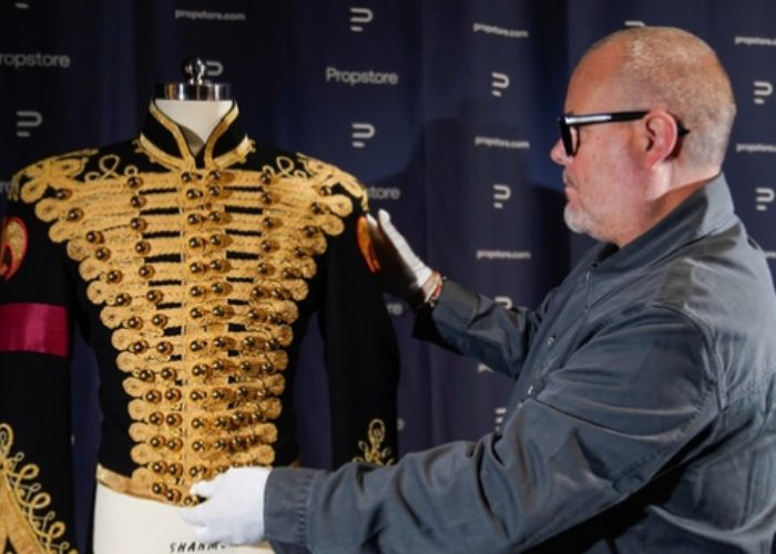 Jaket dan Lembaran Lirik Milik Michael Jackson Resmi Dilelang, Taksiran Harga Rp813 Juta-Rp8 Miliar