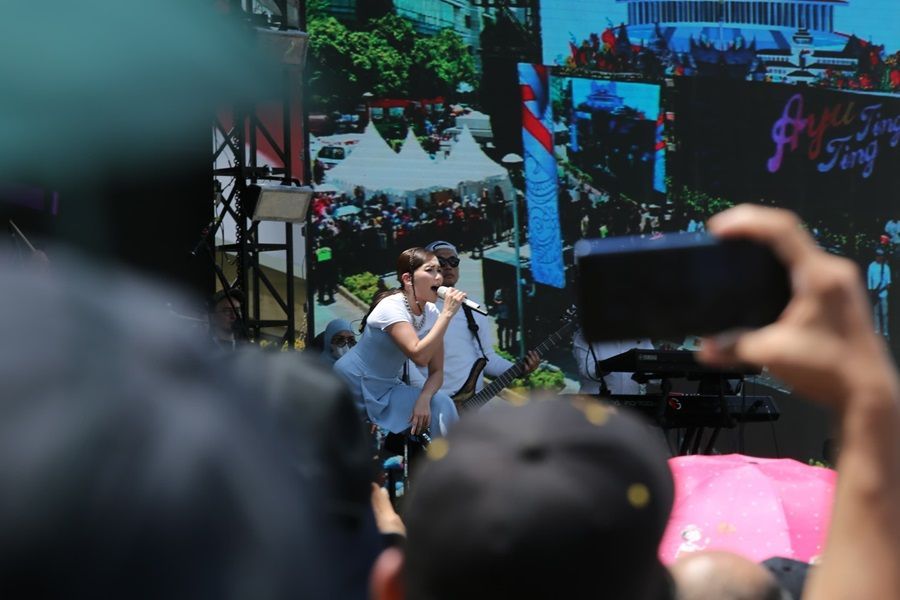 Meriahkan Pesta Rakyat, Ayu Ting Ting Ungkap Harapan untuk Prabowo Subianto dan Gibran Rakabuming Raka