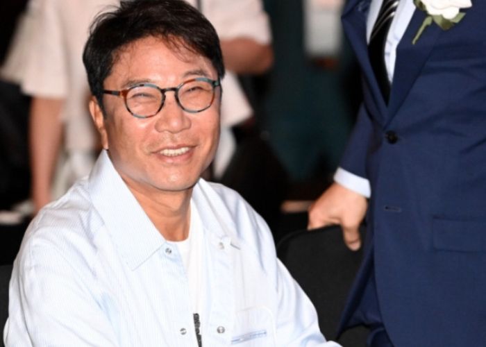 SM Entertainment Dikabarkan Undang Lee Soo Man di Konser SMTOWN Spesial 30 Tahun: Datang atau Tidak?