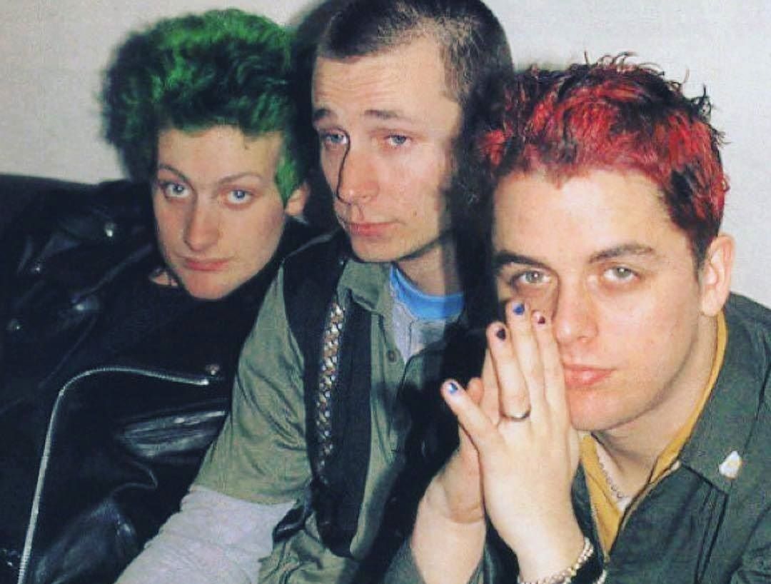 Kilas Balik Konser Green Day Tahun 1996: Tiket Rp60 Ribu hingga Anak Punk yang Pecahin Kaca Venue
