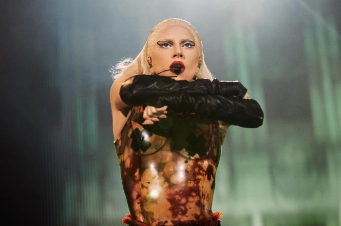 Lady Gaga Guncang Coachella 2025 Lewat Panggung Opera House Gotik, Jadi Penampilan Legendaris dalam Sejarah