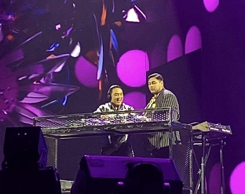 Momen Tak Terduga! Ivan Gunawan Tampil Bareng DJ Dipha Barus di Konser Rossa, Penonton Heboh!
