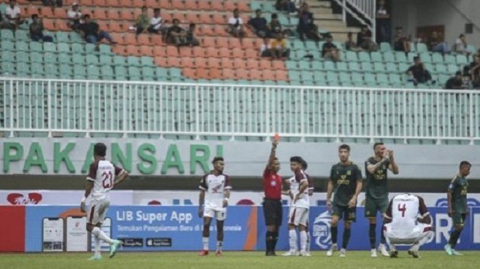 Dua Pemain PSM Diganjar Kartu Merah, Bernardo Tavares Minta Wasit Liga 1 Dievaluasi