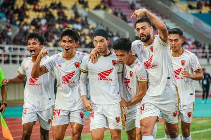 Adu Kekuatan Antar Lini PSM vs Persib: Pertahanan Juara Bertahan Bakal Diuji