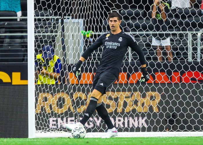 Carlo Ancelotti Ogah Cari Kiper Baru Usai Thibaut Courtois Cedera: Kami Mengandalkan Lunin!
