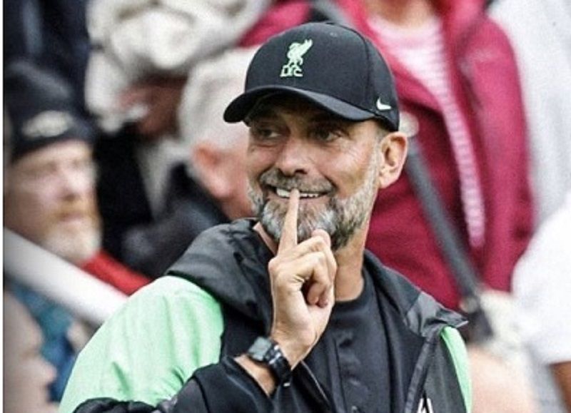 Foto Jurgen Klopp Ledek Asisten Newcastle Ternyata Editan: Prank!