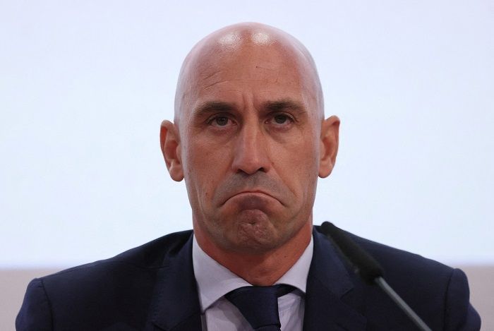 Resmi Mundur sebagai Presiden RFEF, Luis Rubiales Ngotot Gak Bersalah Cium Pemain