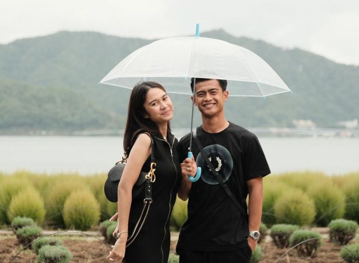 Sekian Lama Bungkam, kini Pratama Arhan Posting Foto Mesra Bareng sang Istri