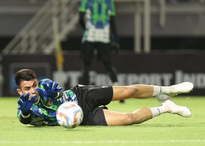 Nadeo Argawinata Nyaris Santai di Babak Pertama Duel Timnas Indonesia vs Brunei Darussalam