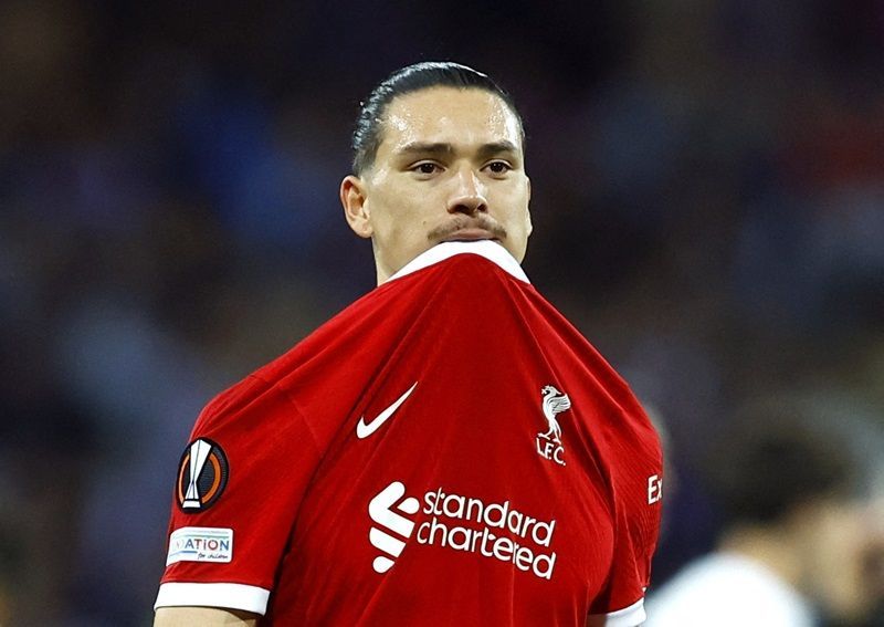 Darwin Nunez Apes 2 Kali Kena Offside, Liverpool Tetap Pesta Gol!