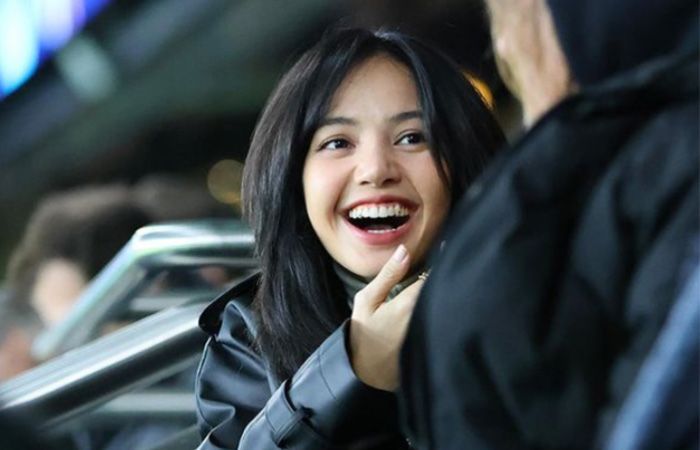 Lisa BLACKPINK Nonton Laga Sengit PSG vs Newcastle, Fotografer Klub Langsung Gercep